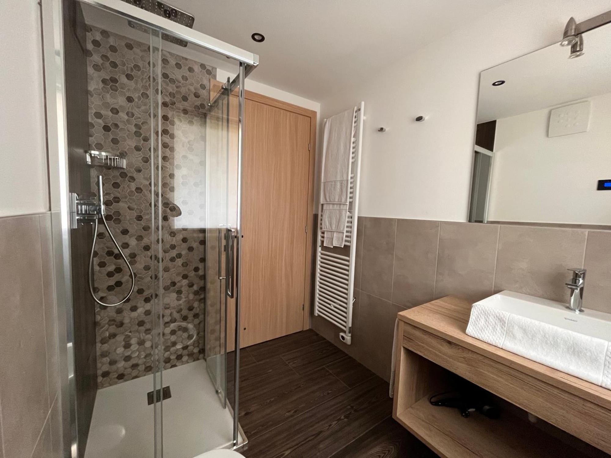 Gin Luxury Apartments City Centre Λιβίνιο Εξωτερικό φωτογραφία